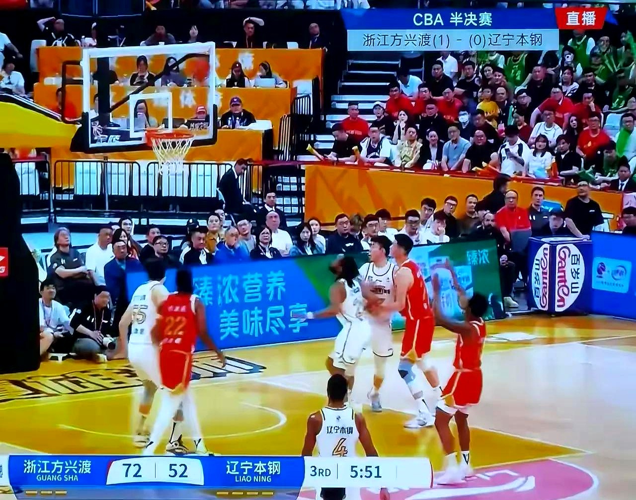 好博体育-重点战役失利，球队陷入四连败困局(因空难而全军覆没的足球队)